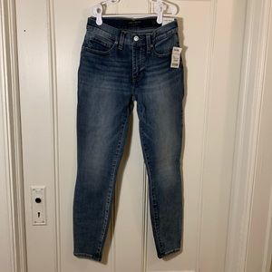 Lucky Brand skinny blue jeans mid rise